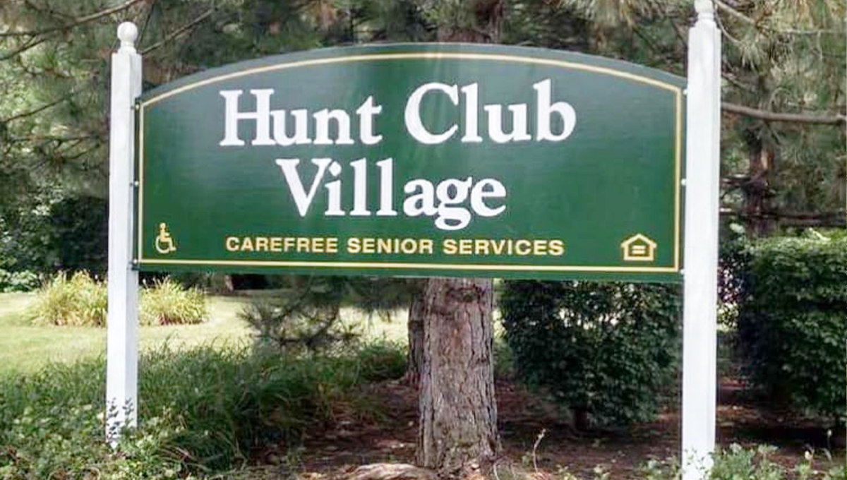 Hunt Club Village Sign